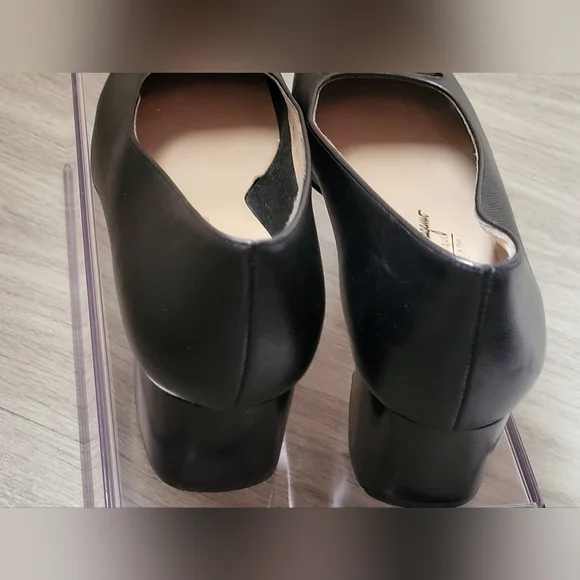 Salvatorre Ferrangamo Black Heels With Gold Detail Italian Leather 9.5 - Picture 8 of 10